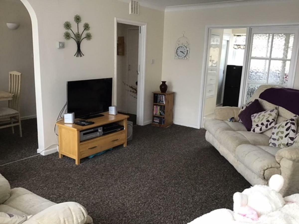 9 Gunfleet Court Apartment Клактън он Сий Екстериор снимка