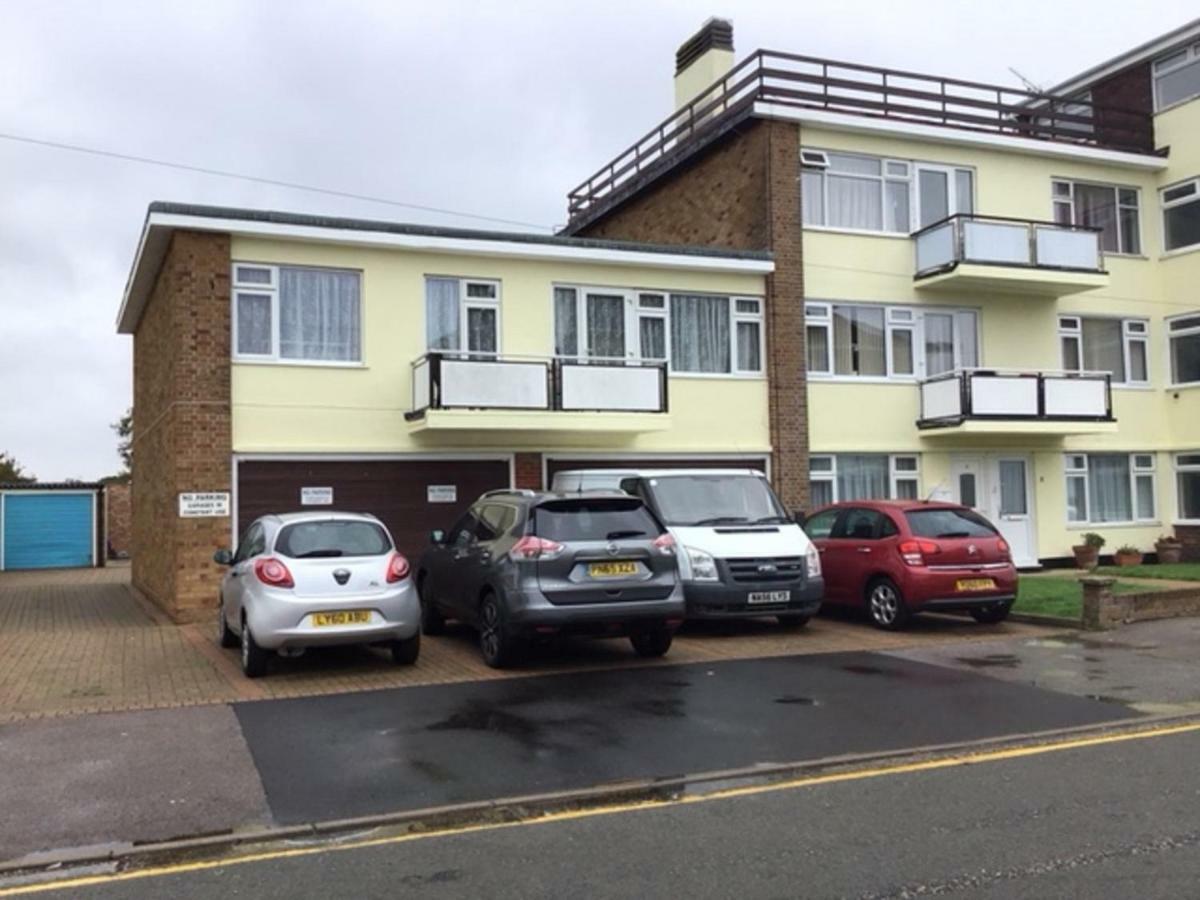 9 Gunfleet Court Apartment Клактън он Сий Екстериор снимка